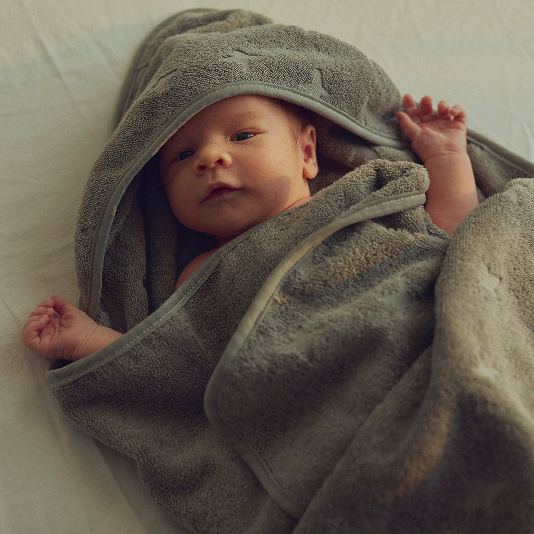 müsli Baby towel with hood in organic cotton 70x70 cm Bathrobes & Towels Mineral green 016590401