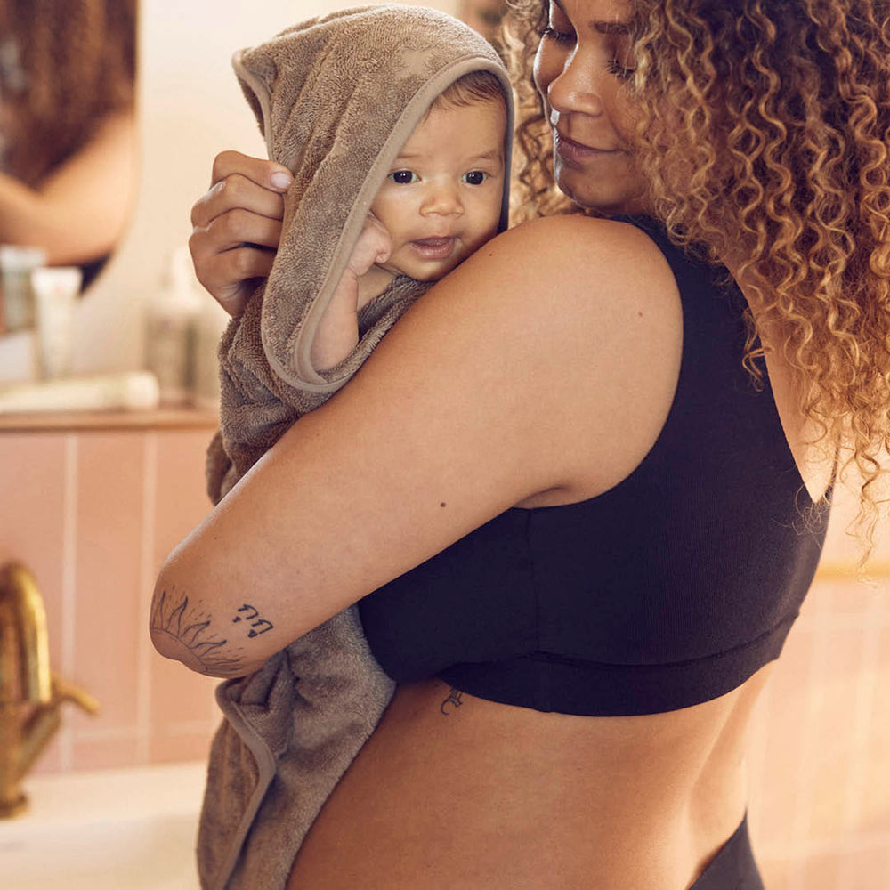 müsli Baby towel with hood in organic cotton 70x70 cm Bathrobes & Towels Walnut 017080802